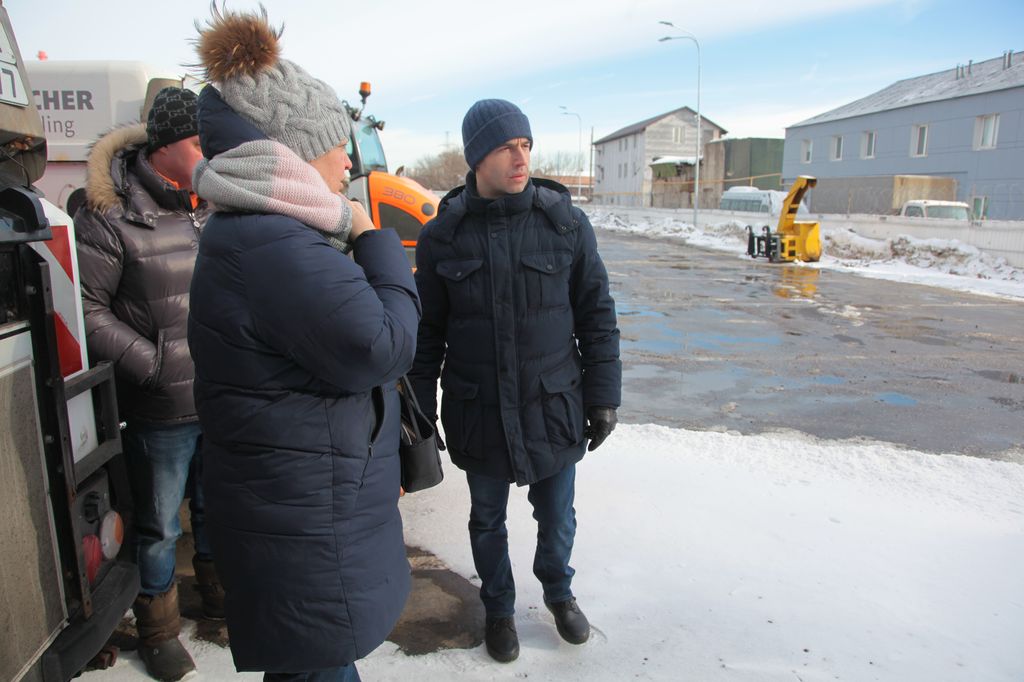 Префект ВАО осмотрел базу ГБУ "Жилищник" в районе Косино-Ухтомский 23.02.2019